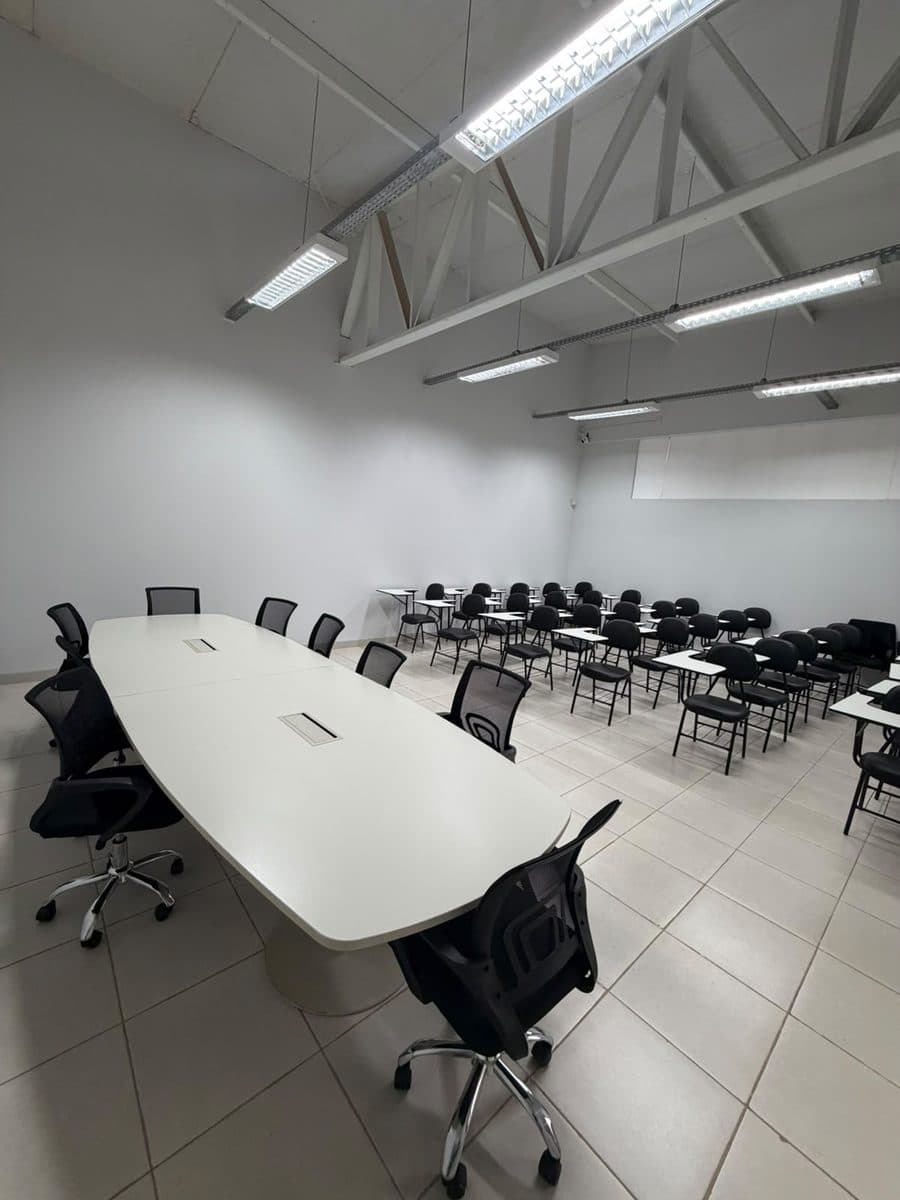 Sala de reunião do Aprova-in Educação