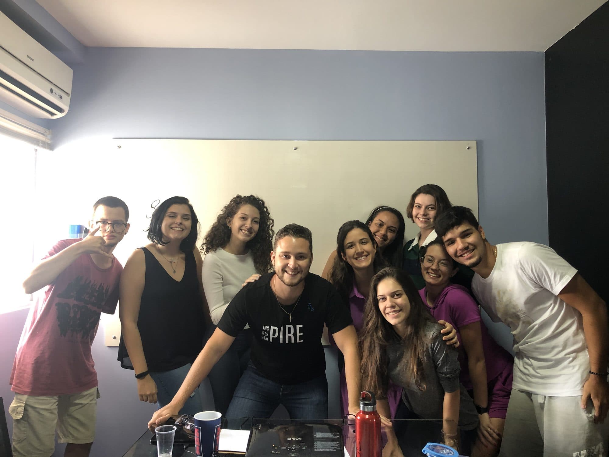 Turma reunida em uma sala do Aprova-in, no início de 2021.